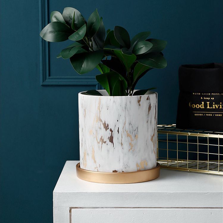 Ceramic flower pot